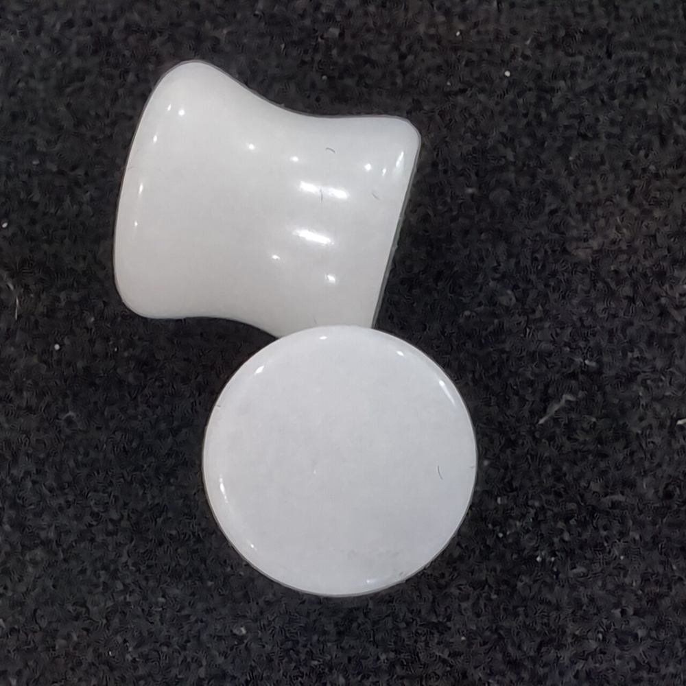 10MM 00G White Nephrite Jade Plugs - Picture 3 of 3